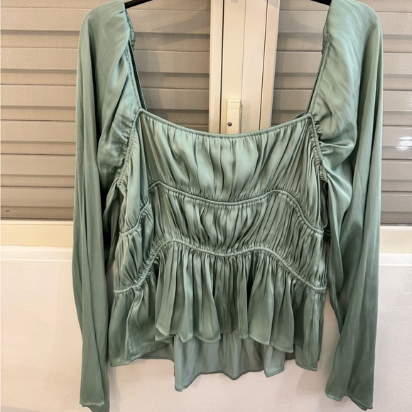 H&M Satin Light Green Blouse - Picture 2 of 4